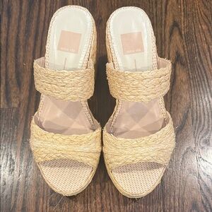 Dolce Vita Women's Beige Raffia Sandals